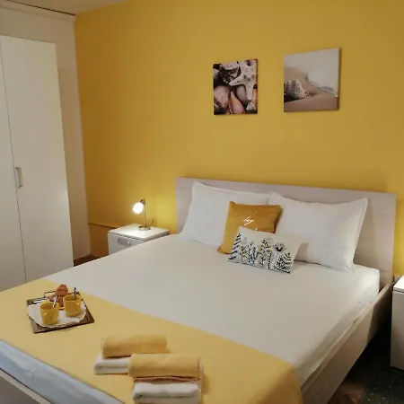 Apartment Ljiljana *
